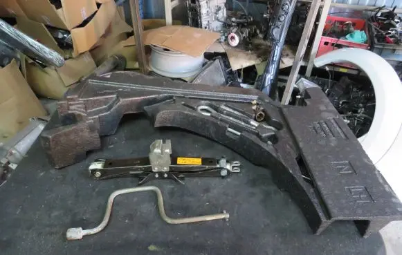 Nissan Qashqai Tool set 