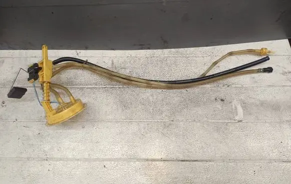 BMW 3 E90 E91 Fuel level sensor 6763888