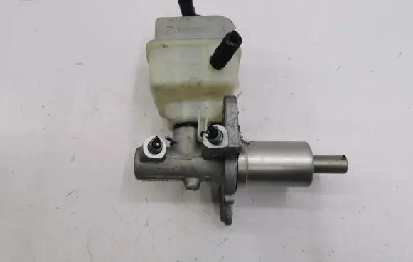 BMW 5 F10 F11 Clutch master cylinder 6782289