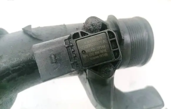 Volkswagen PASSAT B7 Air pressure sensor 0281002977 03G906051E