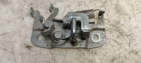 Mitsubishi Lancer VIII Trunk lock loop 