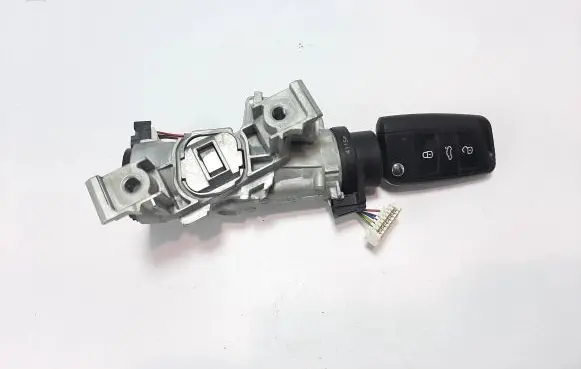 Volkswagen Golf VII Ignition lock 5Q0905865 1K0905851