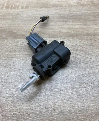 Ford Focus C-MAX Fuel tank cap lock motor 