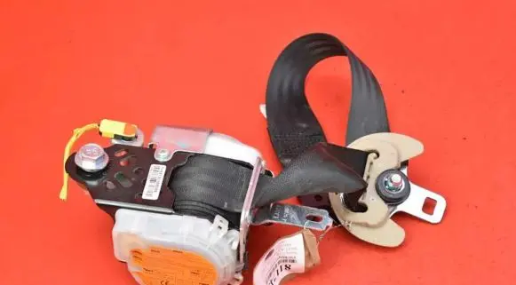 SsangYong Tivoli Front seatbelt