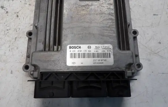 Renault Megane III Engine control unit/module ECU 0281030135 237101074R 237103494R