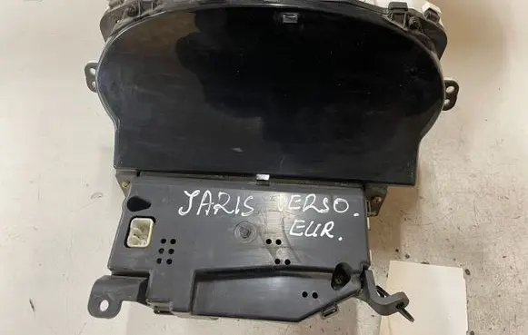 Toyota Yaris Verso Speedometer (instrument cluster) 8380052510 4573000421