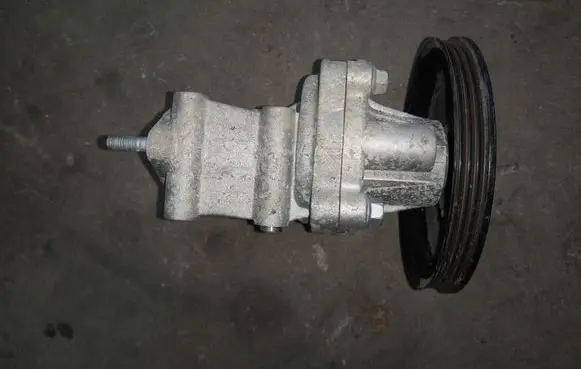 Mitsubishi Outlander Water pump