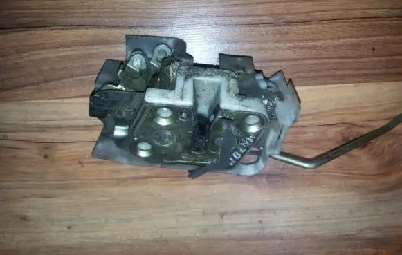 Mazda 323 Front door lock