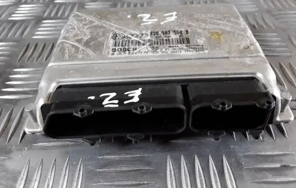 Volkswagen PASSAT B5 Engine control unit/module 8D090758B 0261204774 26SA5119