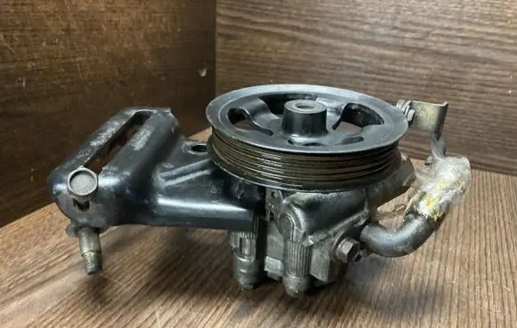 Toyota Avensis Verso Power steering pump 4431028270 4431042070