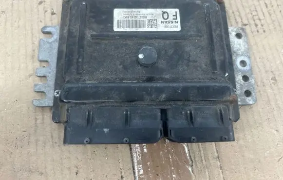 Nissan Micra C+C Engine control unit/module MEC37300