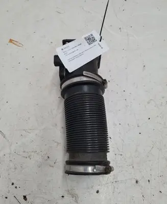 Audi A6 S6 C5 4B Air intake hose/pipe 8D0129627