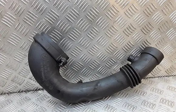 Air intake hose/pipe