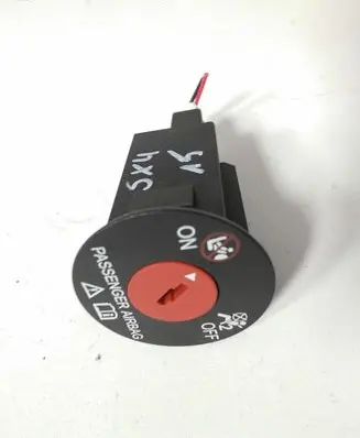 Passenger airbag on/off switch