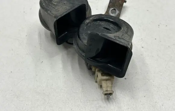 Peugeot 3008 I Horn signal 703881157