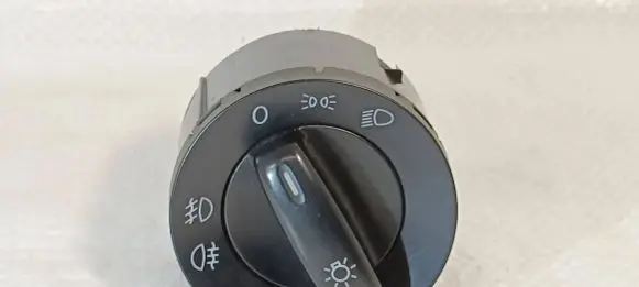 Volkswagen PASSAT B6 Light switch 1K0941431AJ