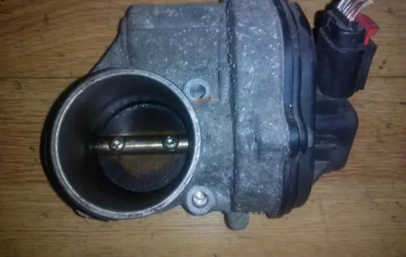 Ford Focus Throttle valve vp2s6u9e927f 5179ER