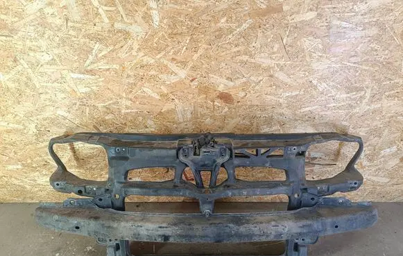 Volkswagen Golf IV Radiator support slam panel 