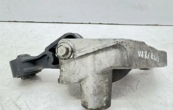 Engine mount bracket