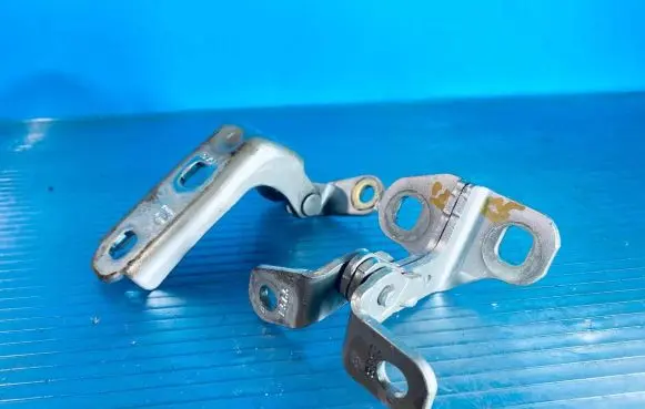Opel Astra K Front door hinge set A046057