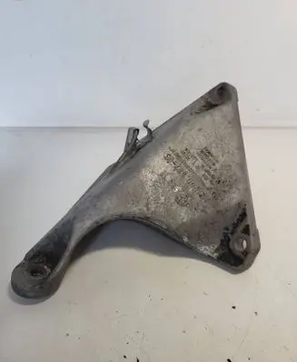 BMW 3 E46 Engine mounting bracket 6760557