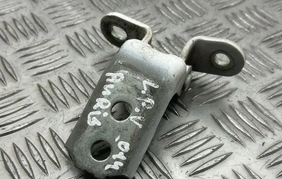 Toyota Auris E180 Front door upper hinge 
