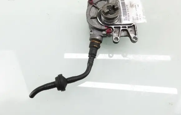 Opel Zafira A Vacuum pump 24406132
