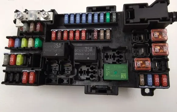 Opel Mokka Fuse module 121092611 1511171896