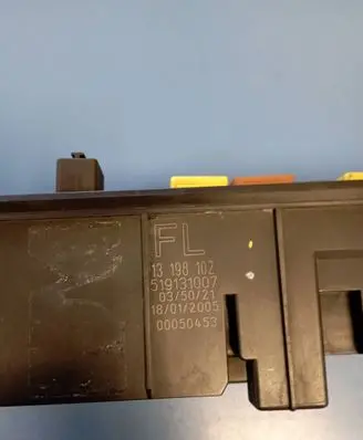 Volvo S60 Fuse box set 13198102 00050453 519131007