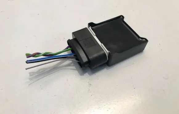 Volvo XC40 Fuel pump relay 32203752 8888883608