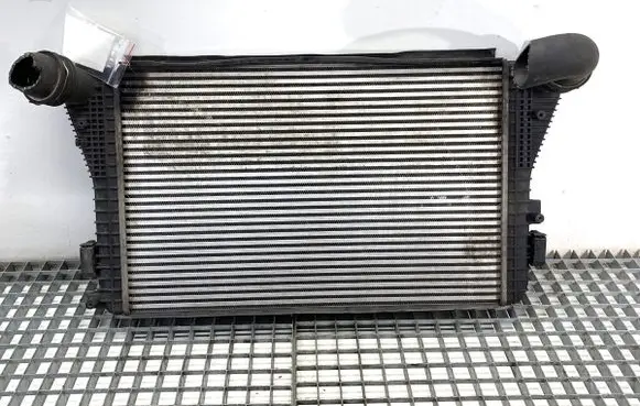 Volkswagen Touran I Intercooler radiator 1K0145803L