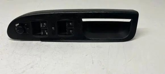 Volkswagen PASSAT B6 Front door window switch trim 3C1867171
