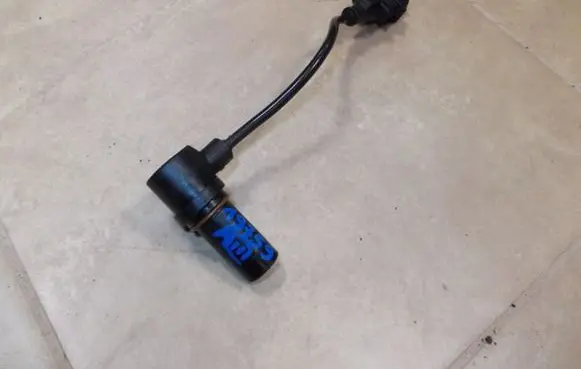Opel Astra H Camshaft speed sensor 