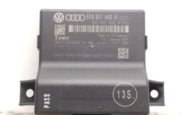Audi A5 Sportback 8TA Gateway control module 8R0907468A