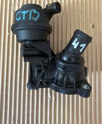 Engine coolant pipe/hose