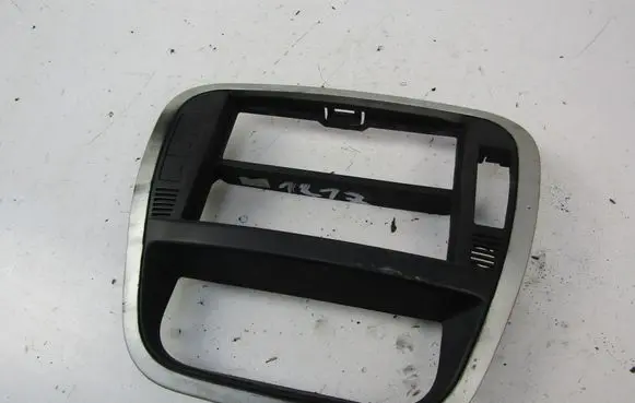 Citroen C3 Radio/GPS head unit trim 