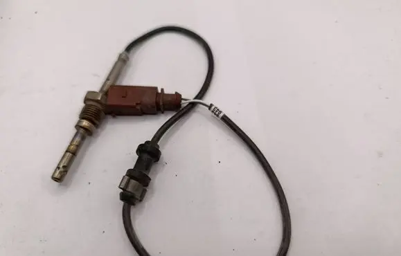 Volkswagen PASSAT B6 Exhaust gas temperature sensor 03L906088CE