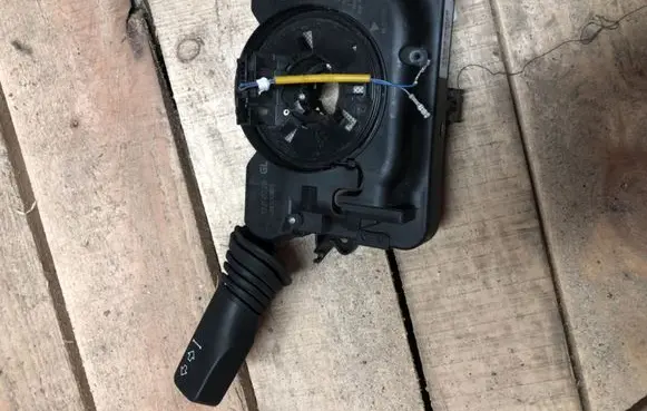 Opel Zafira B Wiper control stalk 1325229