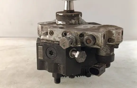 Audi A4 S4 B7 8E 8H Fuel injection high pressure pump 059130755J 0445010125