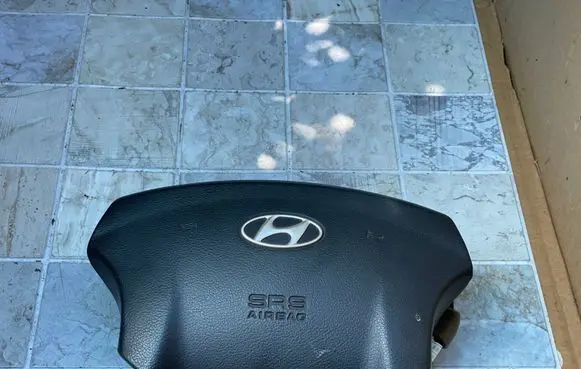 Hyundai Sonata Steering wheel airbag 569003KXXX