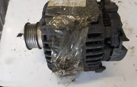 Opel Zafira B Generator/alternator 0124425020