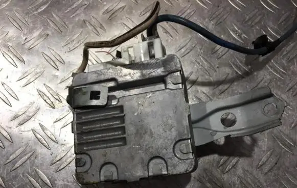Toyota Avensis T250 Power steering control unit/module 8965005040 690000564