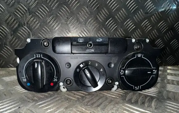 Volkswagen Golf V Climate control unit