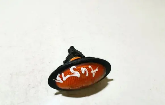 Ford Fiesta Front fender indicator light