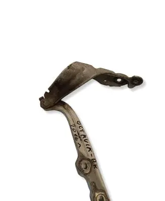 Skoda Octavia Mk3 (5E) Engine bonnet/hood hinges 5E0823301
