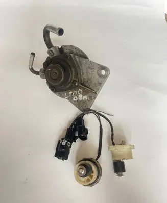 Mitsubishi L200 Fuel filter housing 