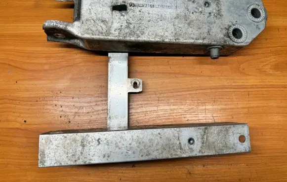 BMW 7 F01 F02 F03 F04 Radiator support slam panel bracket 90820H7162 7158871