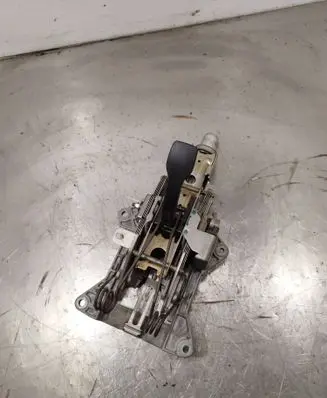 Steering wheel axle set