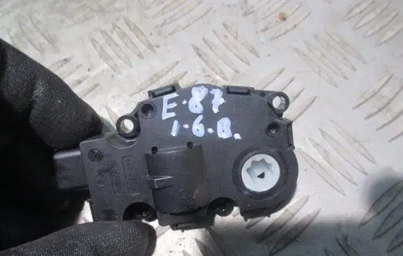 BMW 1 E81 E87 Air flap motor/actuator EFB331 929888G