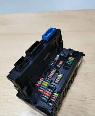 BMW 5 F10 F11 Fuse box set 9210861 106818